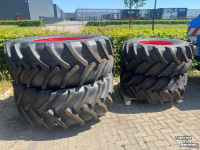 Räder, Reifen, Felgen & Distanzringe  600/65R38 + 540/65R24 Mitas Nieuw op velg