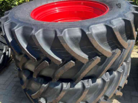 Räder, Reifen, Felgen & Distanzringe  600/65R38 + 540/65R24 Mitas Nieuw op velg