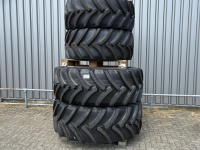 Räder, Reifen, Felgen & Distanzringe  600/65R38 + 540/65R24 Mitas Nieuw op velg