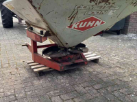 Düngerstreuer Kuhn Comete ZS 600 N