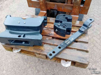 Frontgewichte Steyr Nieuw Steyr moederblok, ondertrekhaak en gewicht.