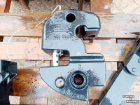 Frontgewichte Steyr Nieuw Steyr moederblok, ondertrekhaak en gewicht.