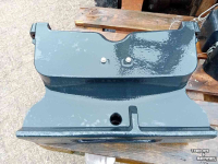 Frontgewichte Steyr Nieuw Steyr moederblok, ondertrekhaak en gewicht.