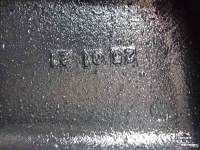 Frontgewichte Steyr Nieuw Steyr moederblok, ondertrekhaak en gewicht.