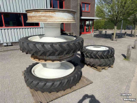 Räder, Reifen, Felgen & Distanzringe BKT 320/85R36 + 300/95R52