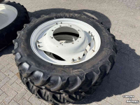 Räder, Reifen, Felgen & Distanzringe BKT 320/85R36 + 300/95R52