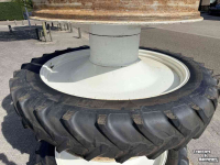 Räder, Reifen, Felgen & Distanzringe BKT 320/85R36 + 300/95R52