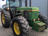 Schlepper / Traktor John Deere 4350