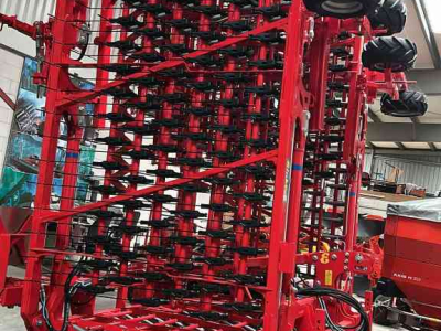 Striegelmaschine Einbock Aerostrar fusion wiedeg