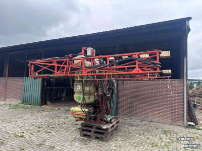 Feldspritze Douven 24 meter 1600 liter