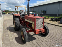 Schlepper / Traktor International 323