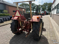 Schlepper / Traktor International 323