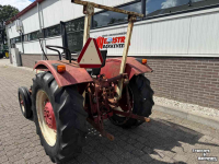 Schlepper / Traktor International 323