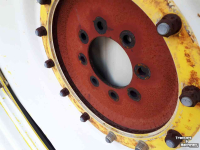 Räder, Reifen, Felgen & Distanzringe BKT 300/95R46