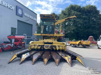 Feldhäcksler New Holland 1900