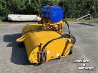 Kehrmaschine JCB SC240