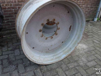 Räder, Reifen, Felgen & Distanzringe  18X38 10-281-335 ET-/-30 Velgen