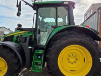 Schlepper / Traktor John Deere 6120M CommandQuad Plus