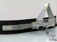 Sonstiges Forstmaschinen und Zubehör Qmac Modulo rubber mud scraper 1800mm hook up Tractor and Forklift