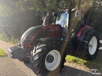 Schlepper / Traktor Valtra T174