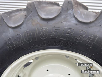 Räder, Reifen, Felgen & Distanzringe BKT Set Bkt Agrimax banden 420/85R34 en 340/85R24 gemonteerd op verstelbare velgen