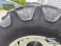 Räder, Reifen, Felgen & Distanzringe BKT Set Bkt Agrimax banden 420/85R34 en 340/85R24 gemonteerd op verstelbare velgen