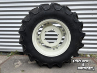 Räder, Reifen, Felgen & Distanzringe BKT Set Bkt Agrimax banden 420/85R34 en 340/85R24 gemonteerd op verstelbare velgen