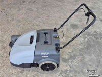 Kehr- und Kehrsaugmaschinen Nilfisk SW 750 Accu / Batterij Veegmachine / Handveegmachine