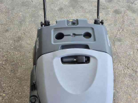 Kehr- und Kehrsaugmaschinen Nilfisk SW 750 Accu / Batterij Veegmachine / Handveegmachine