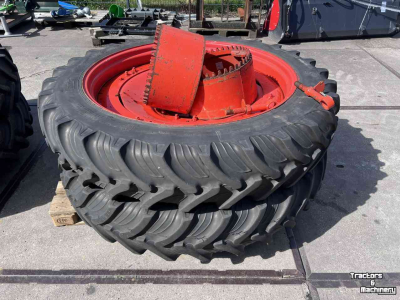 Räder, Reifen, Felgen & Distanzringe Taurus 340/85R48 & 270/95R36