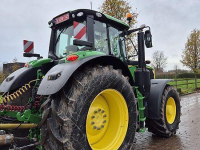Schlepper / Traktor John Deere 6M220