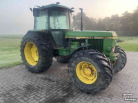 Schlepper / Traktor John Deere 3040 MFWD SG2