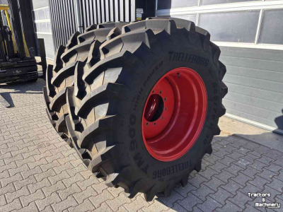 Räder, Reifen, Felgen & Distanzringe Trelleborg 600/70R30 TM900 op 10 gaats 20x30 Fendt velgen