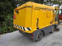 Kehrmaschine Ravo Veegmachine veegauto