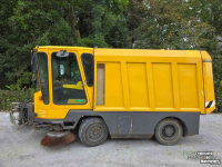 Kehrmaschine Ravo Veegmachine veegauto