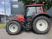 Schlepper / Traktor Valtra N142