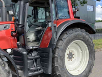 Schlepper / Traktor Valtra N142