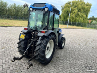Obsttraktor New Holland TN75VA