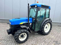Obsttraktor New Holland TN75VA Smalspoortrekker