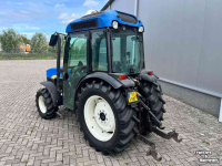 Obsttraktor New Holland TN75VA Smalspoortrekker