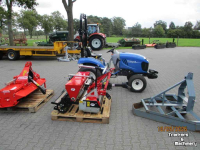 Schlepper / Traktor New Holland boomer 25 hydro 30uur en div werktuigen