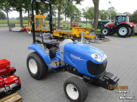 Schlepper / Traktor New Holland boomer 25 hydro 30uur en div werktuigen