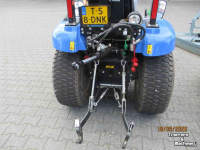Schlepper / Traktor New Holland boomer 25 hydro 30uur en div werktuigen