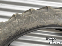 Räder, Reifen, Felgen & Distanzringe Alliance Set gebruikte Alliance banden 270/95R54