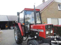 Schlepper / Traktor Case Case-IH 733 International