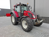 Schlepper / Traktor Valtra N 143 D
