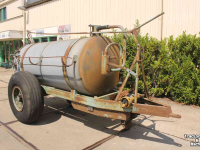 Gülletankwagen / Güllefässer Ipsa 2600 liter mesttank giertank vacuumtank waterwagen