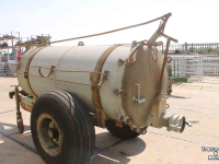 Gülletankwagen / Güllefässer Ipsa 2600 liter mesttank giertank vacuumtank waterwagen