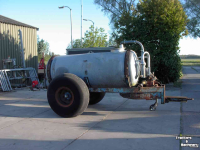 Gülletankwagen / Güllefässer Bazzoli 2600