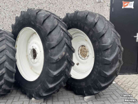 Räder, Reifen, Felgen & Distanzringe Michelin Set Michelin (18.4R38) 460/85R38 en Trelleborg (14.9R28) 380/85R38 voor NewH T6.xxx